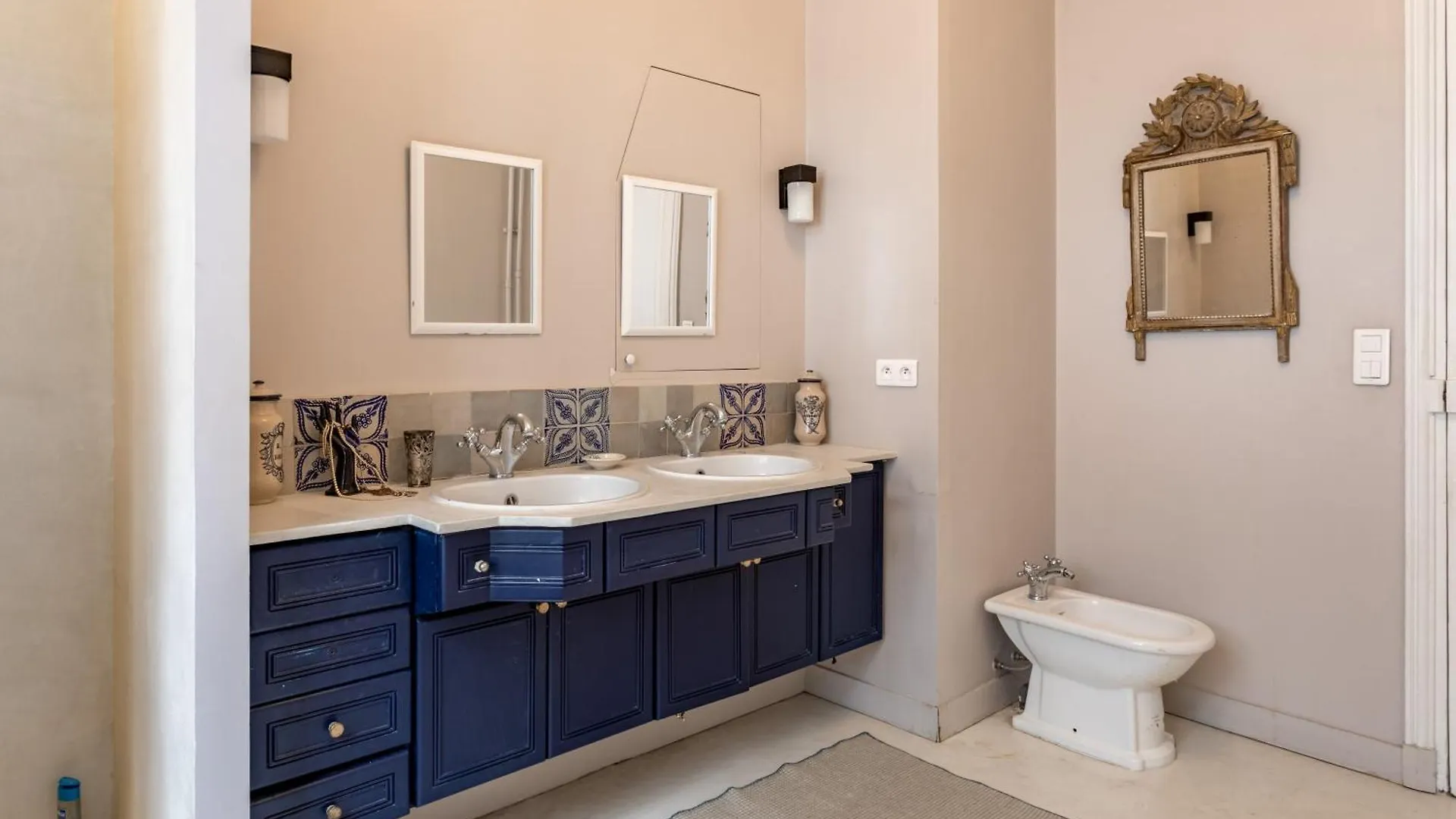 Daire Luxurious Traditional French Style Near Eiffel Tower *