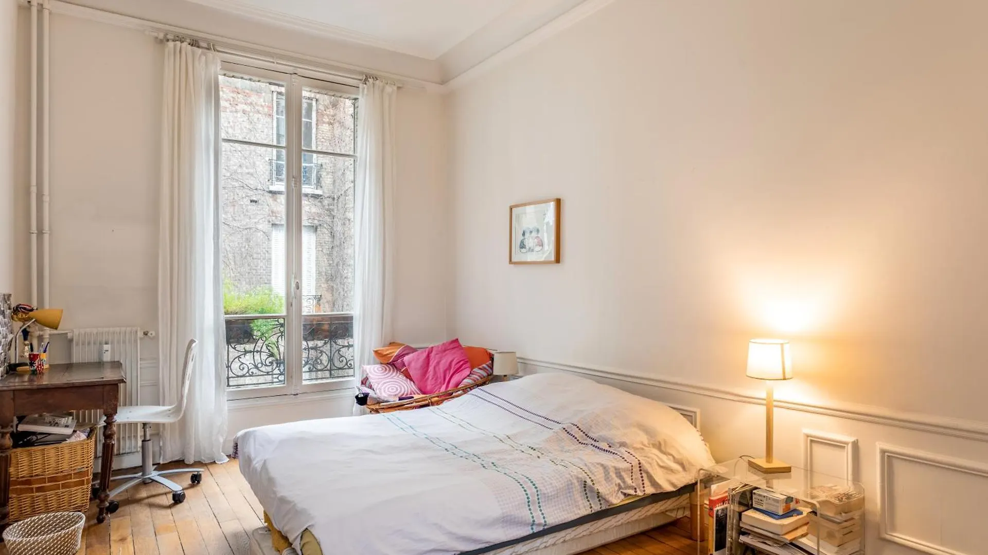 Luxurious Traditional French Style Near Eiffel Tower Apartment