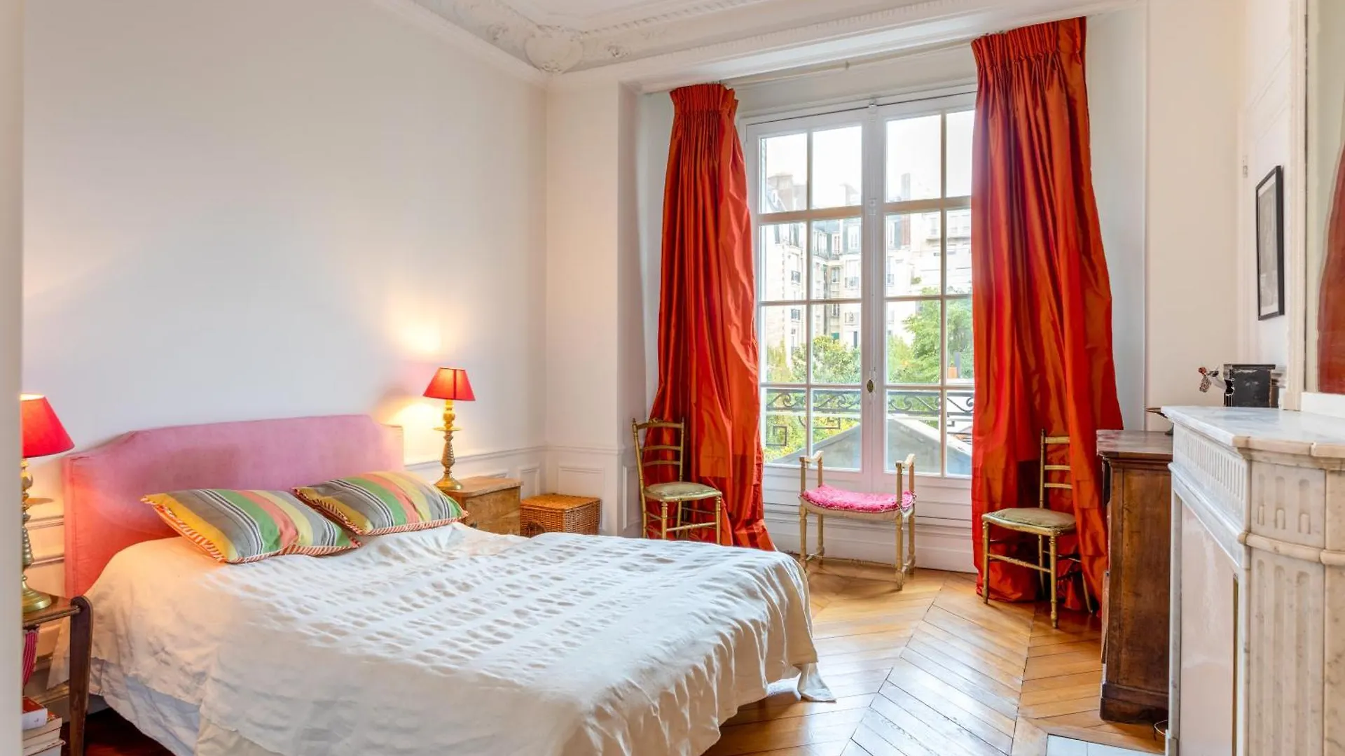 Luxurious Traditional French Style Near Eiffel Tower Apartment *